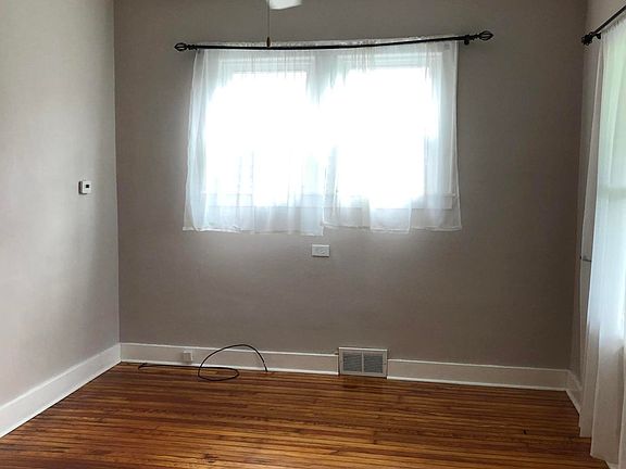 3rd image of 509 E Barbee Ave