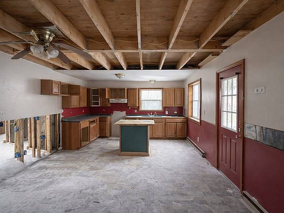 4th image of 94 Bay Rd