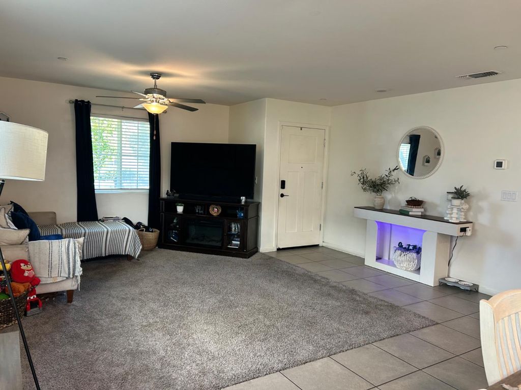 733 Newton Ct, Merced, CA - View 3