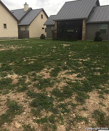 3rd image of 1720 Gruene Vineyard Xing