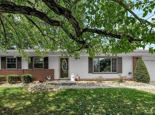 19 Valley View Dr, Newark, OH 43055