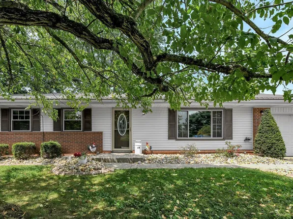 19 Valley View Dr, Newark, OH 43055