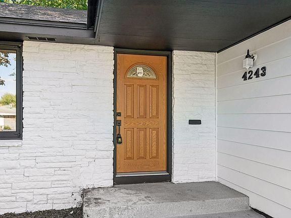 3rd image of 4243 Douglas Dr N