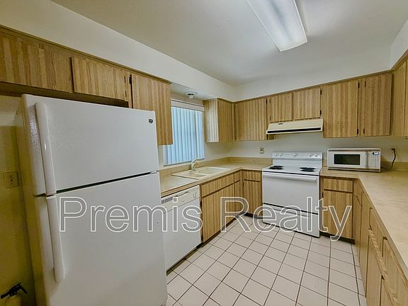 5th image of 3371 Brodie Way