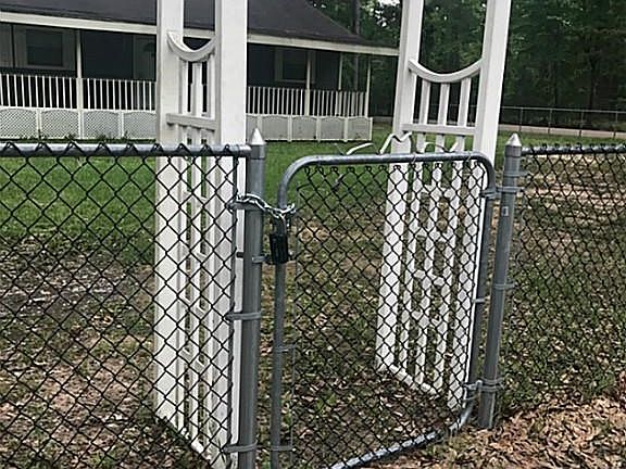 5th image of 10940 Woods Ln