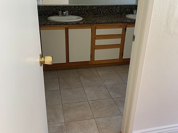 5th image of 225-227 S Del Mar Ave #225-D