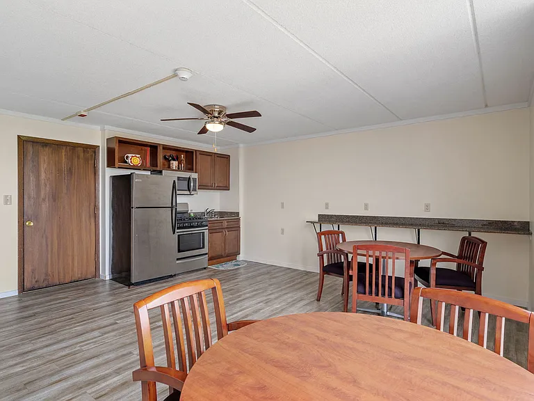 River Bluff Apartments — Photo 29