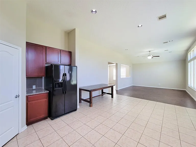 3007 Meadow Prairie St — Photo 9