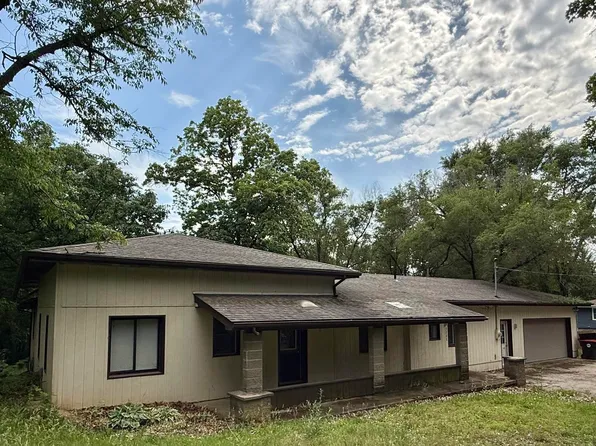3222 W Glen Ave, Peoria, IL 61615