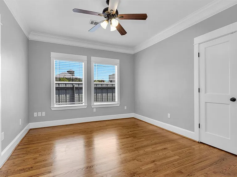 304 Vincent St — Photo 19