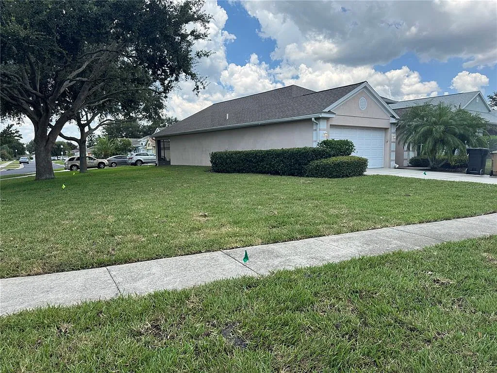 3 bed, 2.0 bath, 1886 sqft, $2,150 — Photo 3