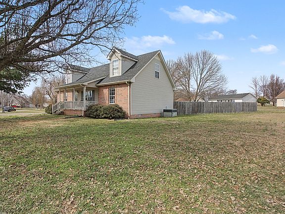 3rd image of 105 Cora St
