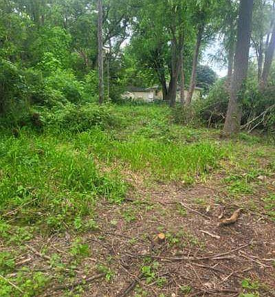 4th image of 13 Briarwood Cir