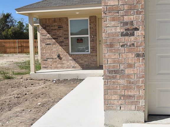 2nd image of 1202 Leah Dr Unit A