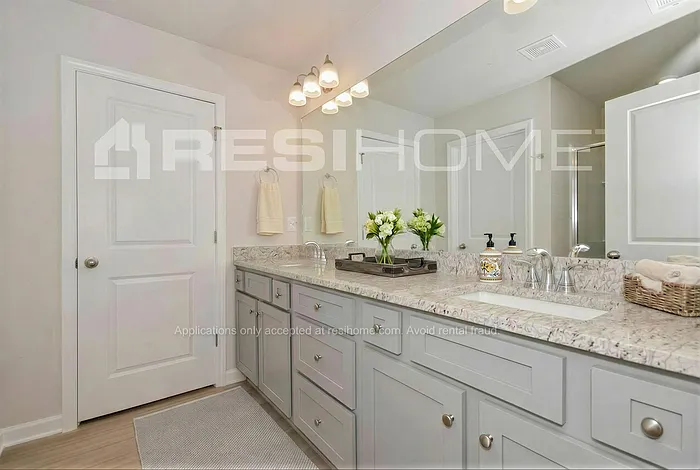 3038 Faireno Pl — Photo 13
