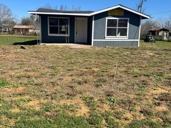 416 E Curtis, Dilley, TX 78017