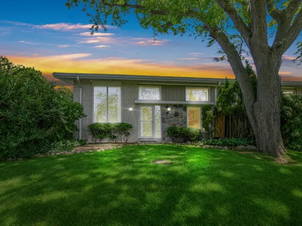 12929 North Colony DRIVE, Mequon, WI 53097