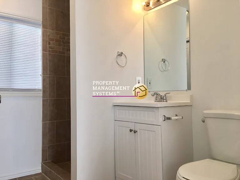 5117 W Loomis Ln — Photo 10