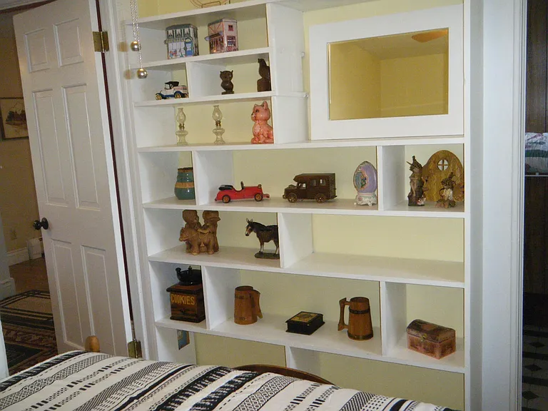 215 W Carr Ave — Photo 17