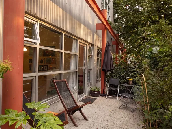 272 E 4th Ave #106, Vancouver, BC V5T 4S2