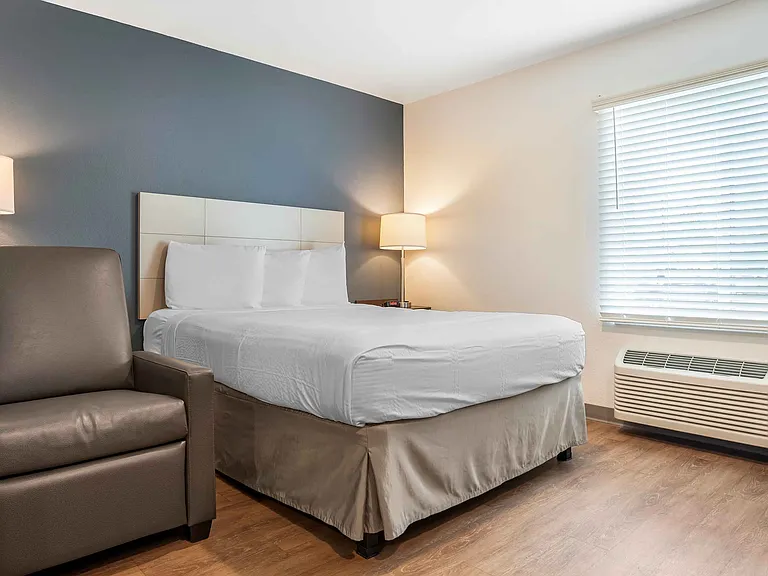 Studio Suite - 1 Queen Bed