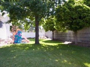 1826 E Sunrise Meadow Dr, Sandy, UT 84093