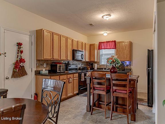 3rd image of 4047 Firestone Way