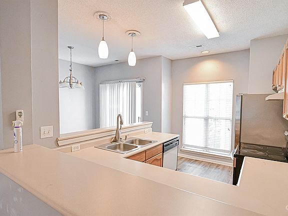 5th image of 6450 Mallard View Ln