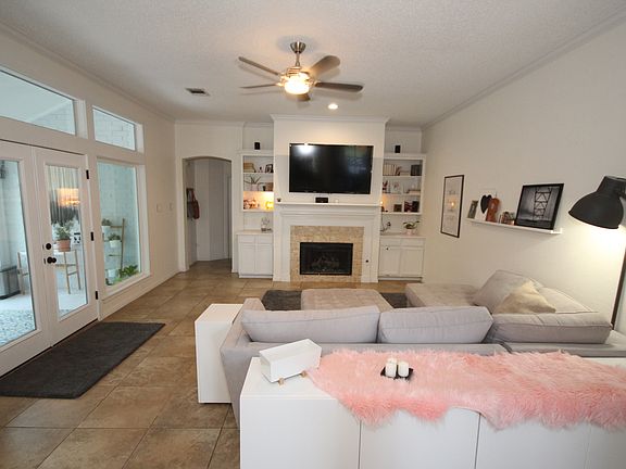 4th image of 1609 Amber Ln