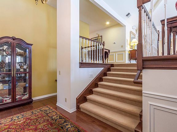 4th image of 402 Cherry Hills Ct
