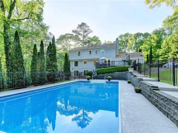 151 Shadowlawn Rd SE, Marietta, GA 30067