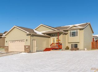 472 Sovereignty Ln, Box Elder, SD 57719