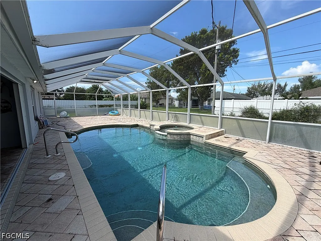 3 bed, 2.0 bath, 1778 sqft, $2,895 — Photo 2