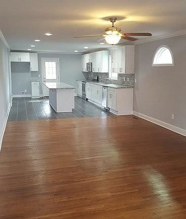 3rd image of 1504 Humes Ave NE