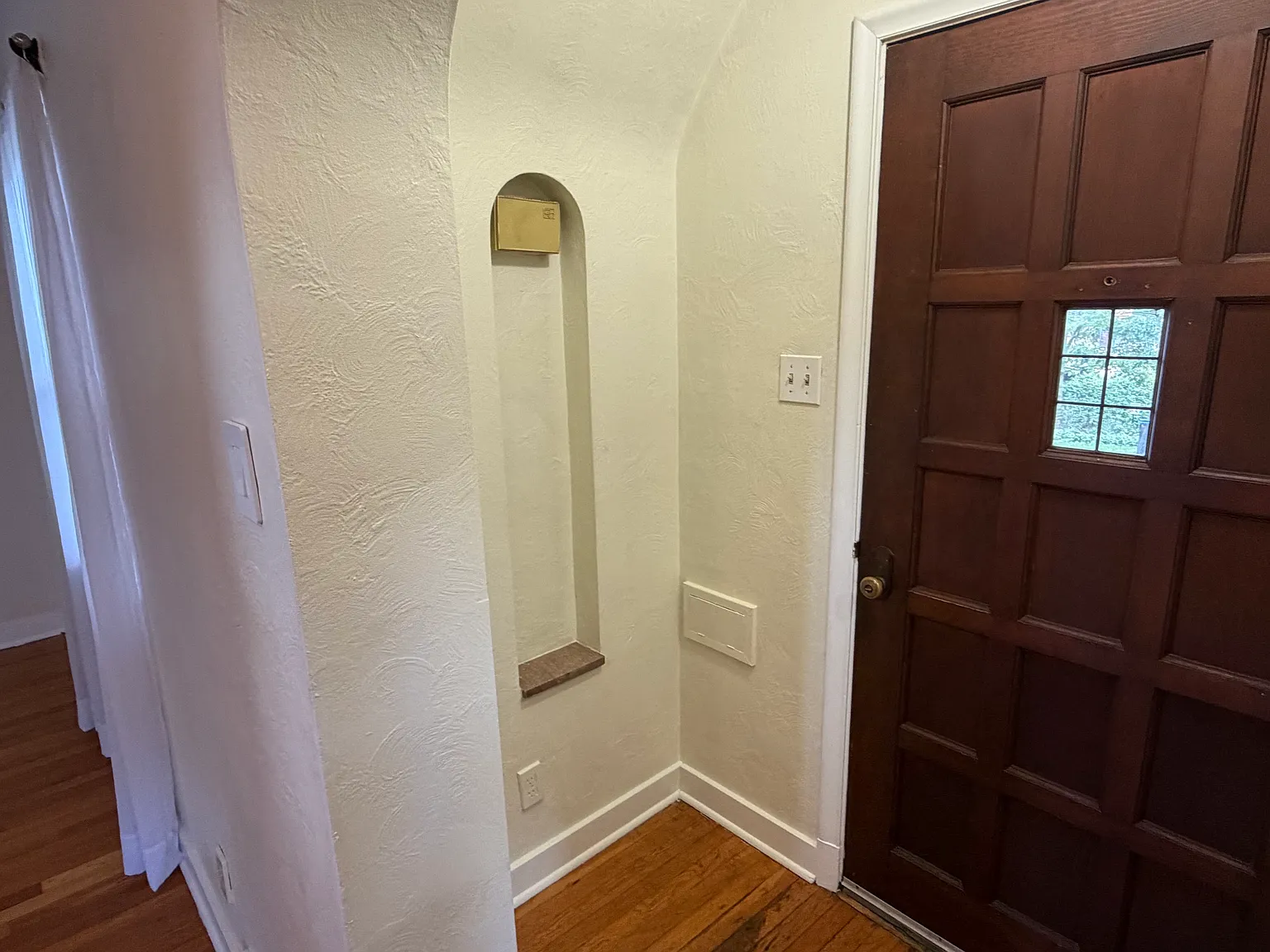 2 bed, 1.5 bath, 1432 sqft, $1,800 — Photo 4