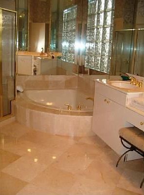 Huge Master Bath, Jacuzzi & Separate Shower