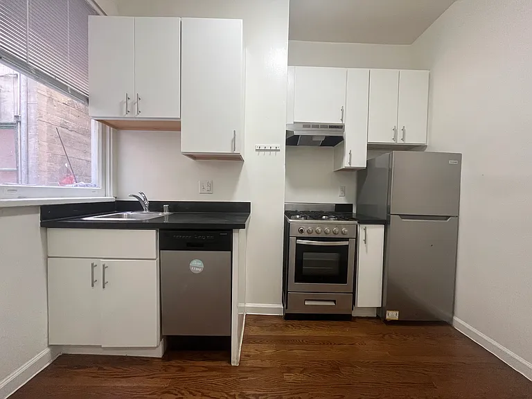 245 Leavenworth St — Photo 5
