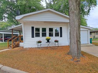 1088 Candida Rd, Elgin, IL 60123