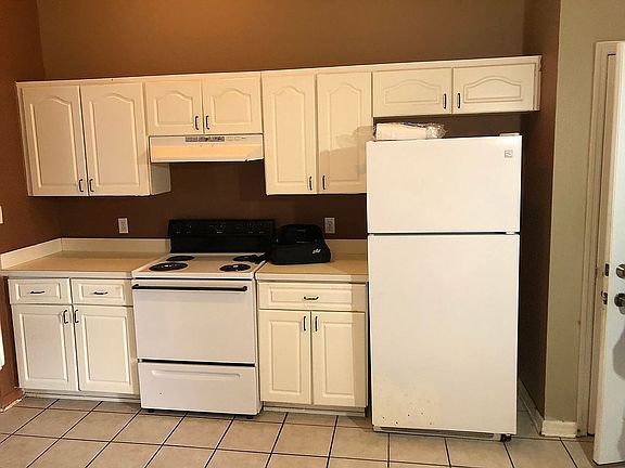 3rd image of 1332 Brahma Dr