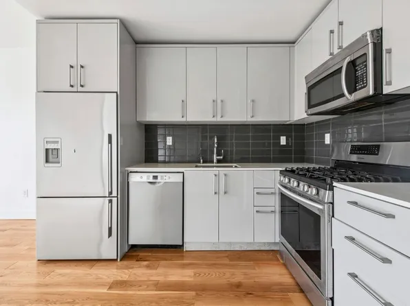 139 Skillman Avenue image 7 of 18