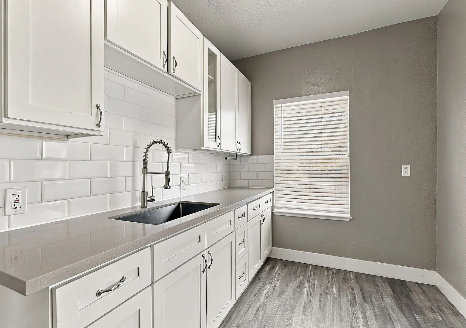2982 26th Ave — Photo 1