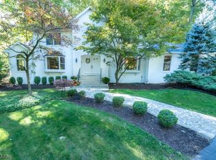 30 Lord Wm Penn Dr, Morristown, NJ