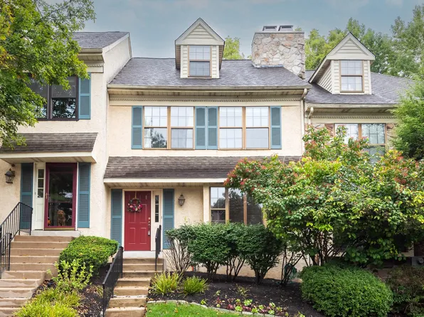 11 Algonquin Ct, Chesterbrook, PA 19087