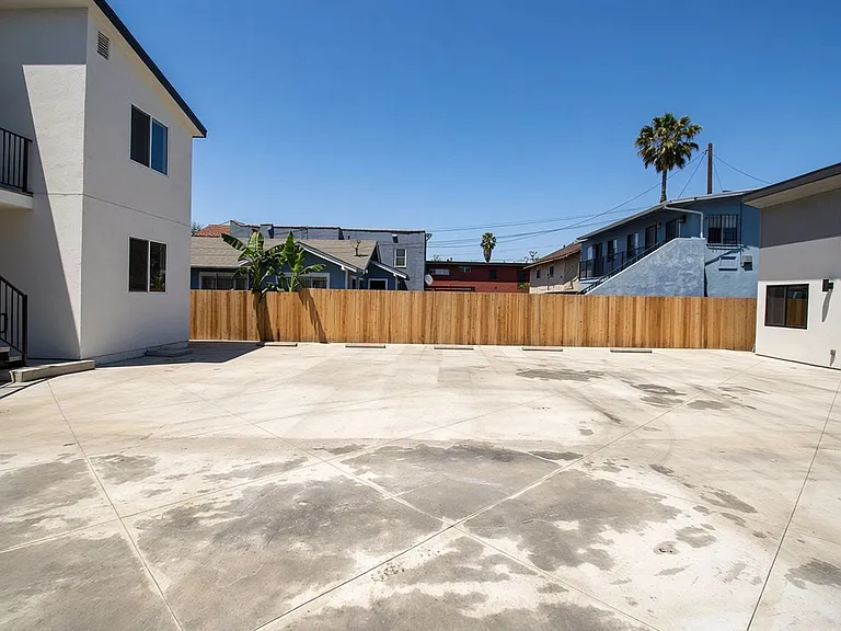1056 Hoffman Ave #4 — Photo 6