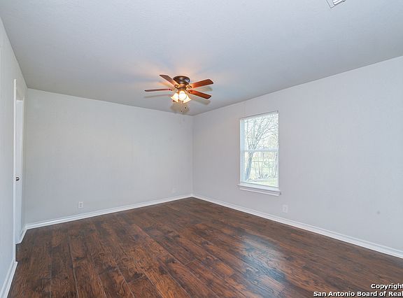 5th image of 1131 SW 35th St