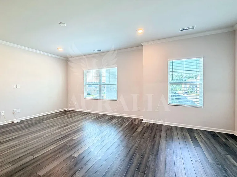 5243 Forsyth Park St — Photo 11