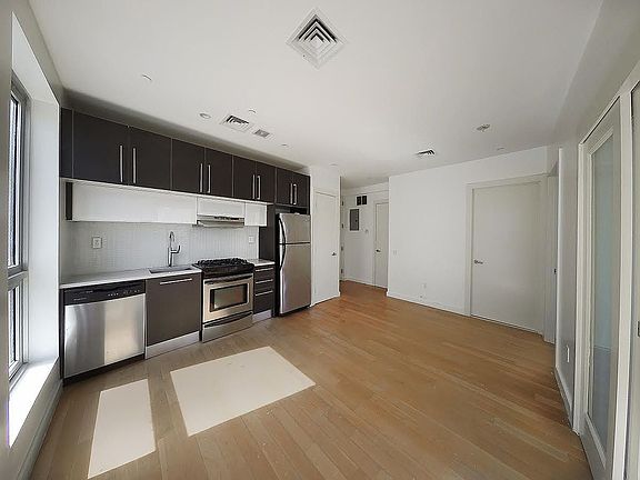 2nd image of 25 Montrose Ave APT 204