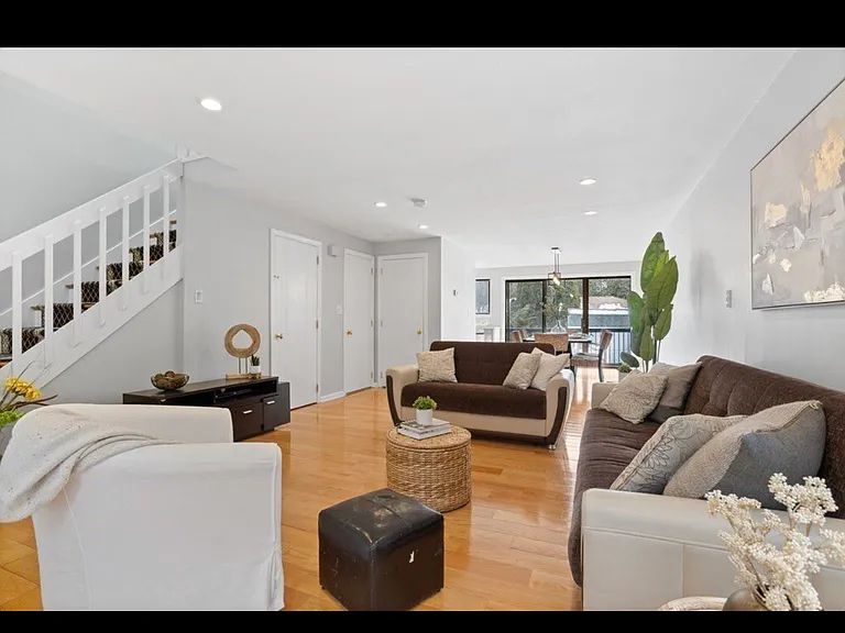 113 Brigham St #4D — Photo 3