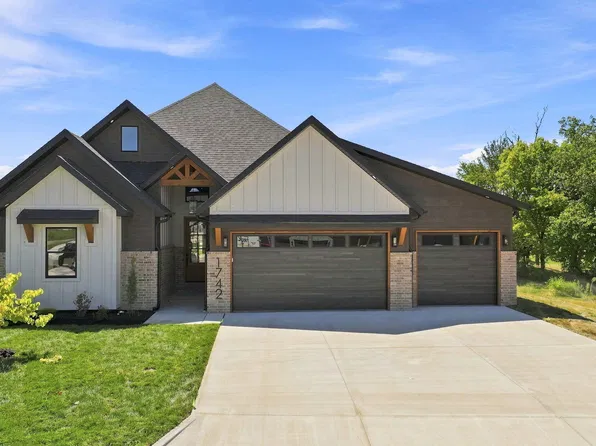 1742 E Skyline Avenue, Ozark, MO 65721