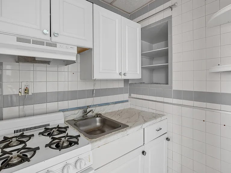 52 Florida St #20 — Photo 7